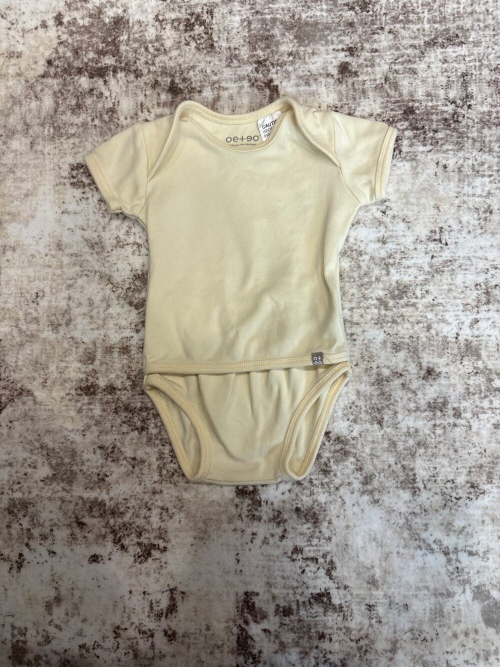 OETEO Light Yellow Short Sleeve Baby Bodysuit / Onesie - 0-3 Months